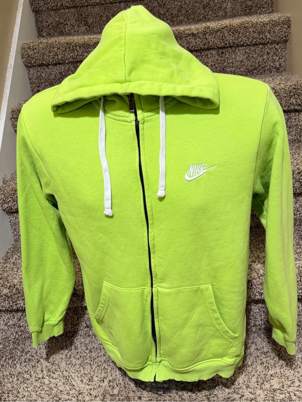 Bright women’s *NIKE* full-zip athletic style hoodie sweatshirt - M